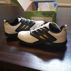 NIB Men's golf shoe USA size 12